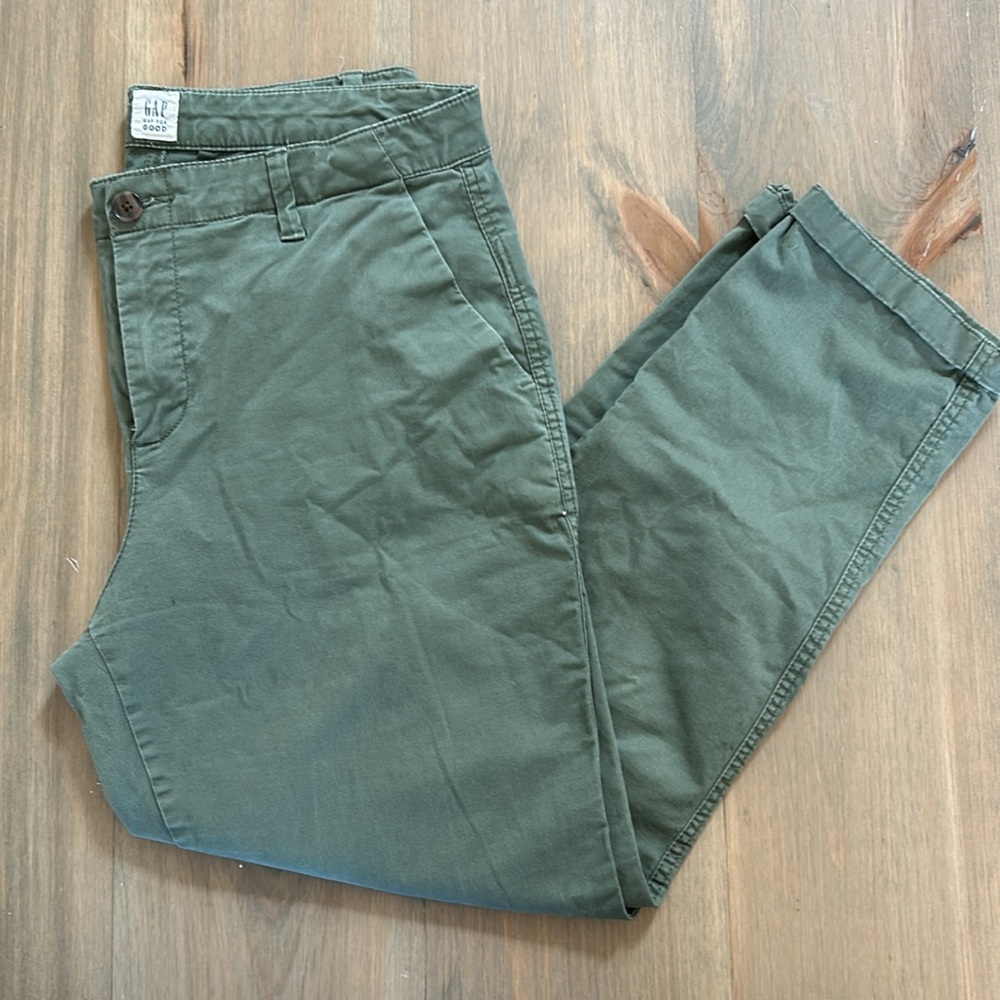 GAP Girlfriend Chino Size 8 Olive Green